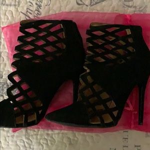 8.5 Black Boot with Heels Shoe Republic